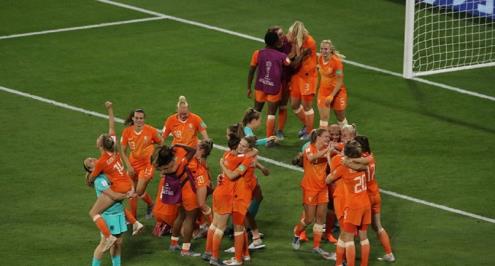 كأس العالم للسيدات.. هولندا تتأهل لملاقاة أمريكا في النهائي